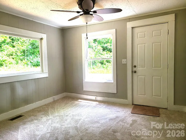 1502 Duncan Dr — Photo 4