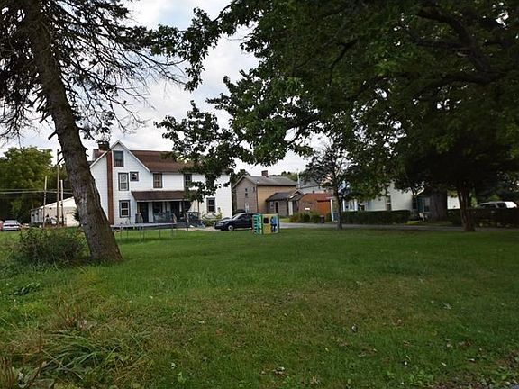 3rd image of 1015 N Croton Ave