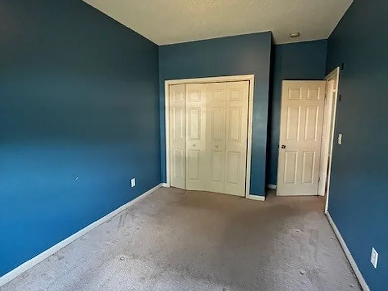 1015 Foxridge Way — Photo 11