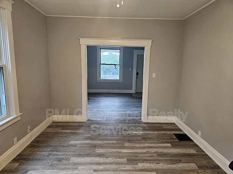 5402 Rolston Ave — Photo 6