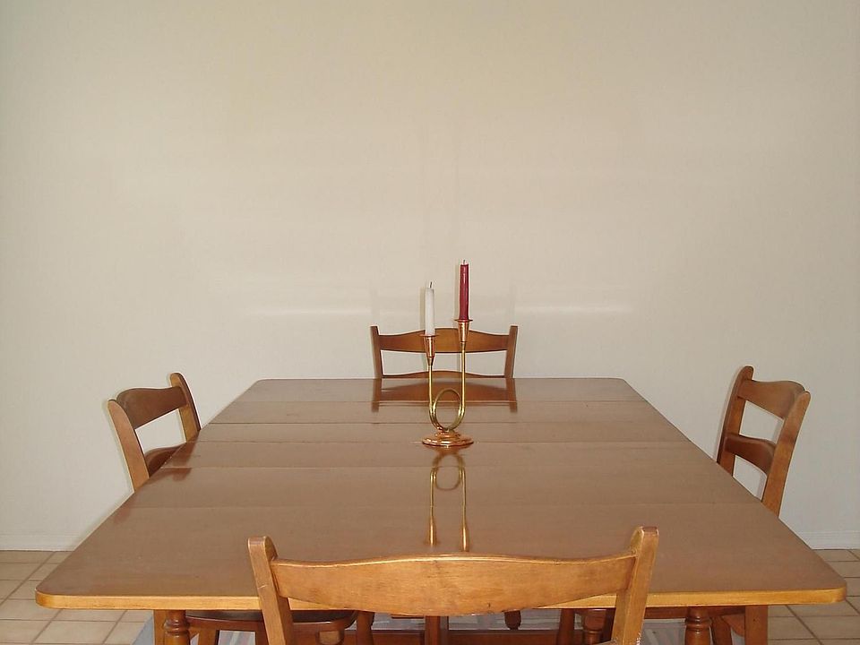2nd image of 1922 Morris Pl