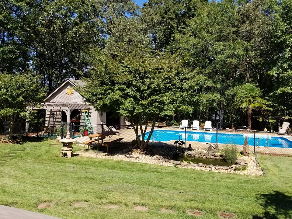 2nd image of 148 Mountain Hill Ct