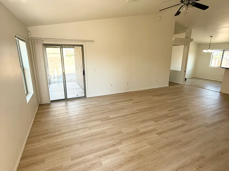 14365 N Plummet Shell Ave — Photo 2