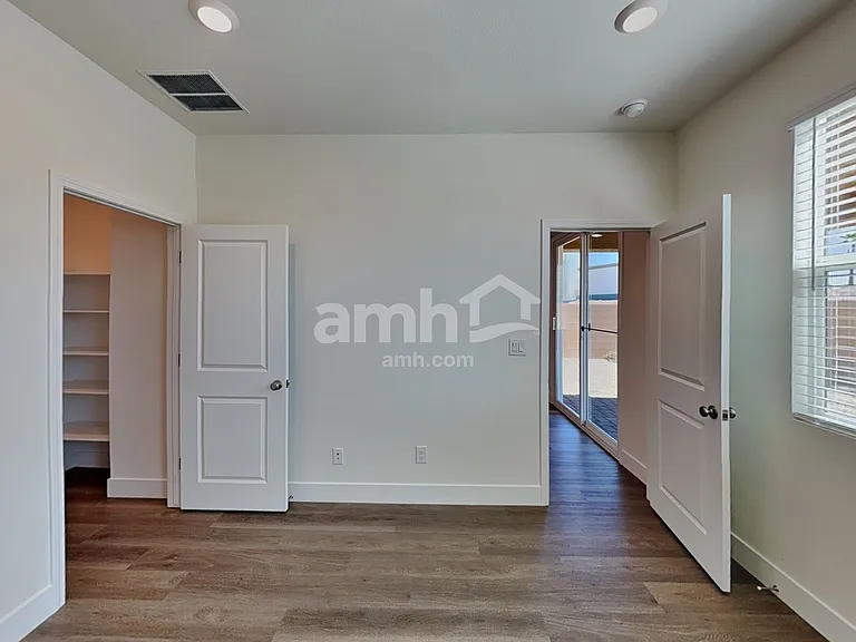 870 English Primrose St — Photo 10