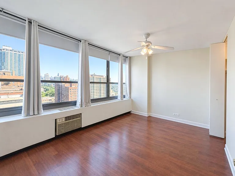 3550 N Lake Shore Dr #1806 — Photo 21
