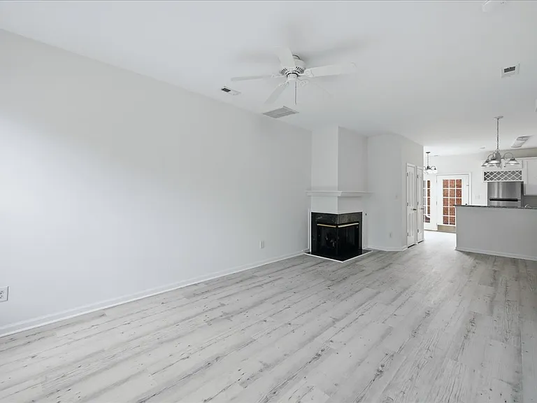 6928 Creft Cir — Photo 6