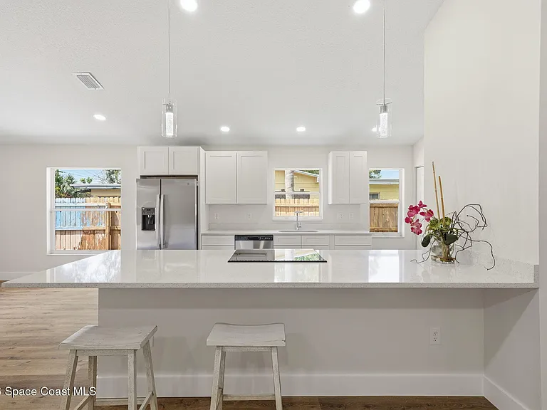 3009 Elizabeth St — Photo 6