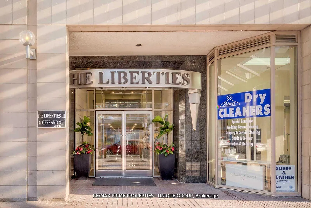 Building Photo - 44 Gerrard St W #1701