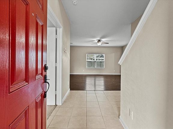 2nd image of 322 Shoshone Ridge Dr