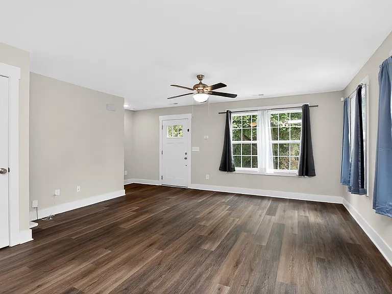 1007 Wilmouth St — Photo 8