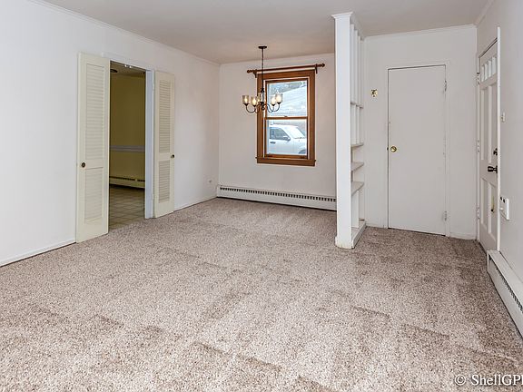 5th image of 7 Mantua Ct