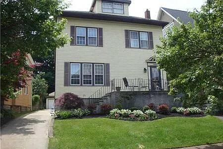 Auburn Ave — Photo 10