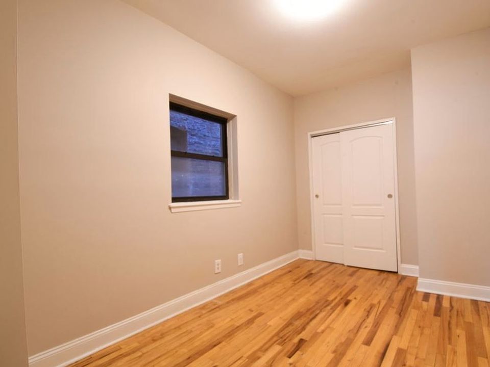 2nd image of 324 E 61st St #Fw1