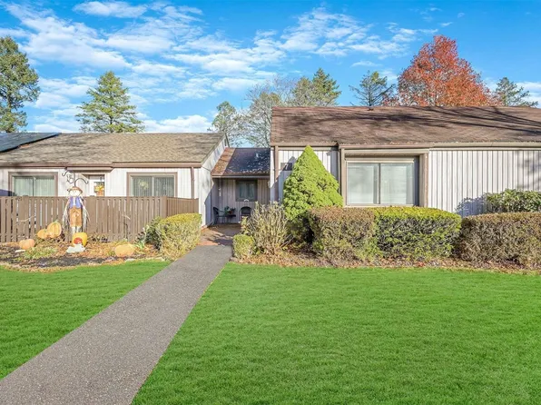 7 Strathmore Gate Drive #7, Stony Brook, NY 11790