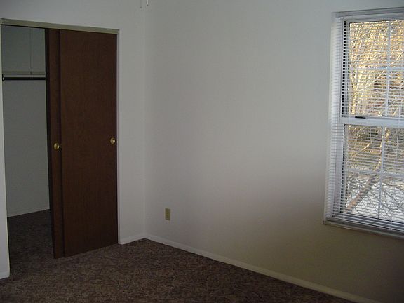 4th image of 10042 Douglass Ct