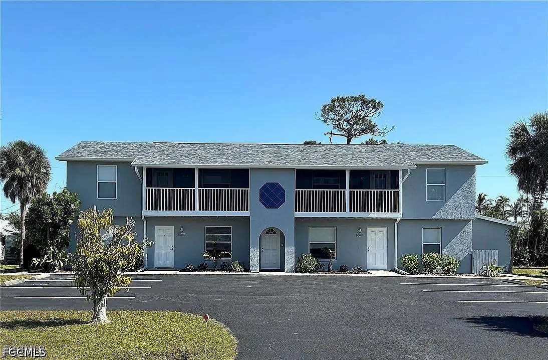 2 bed, 1.0 bath, 819 sqft, $1,600 — Photo 1