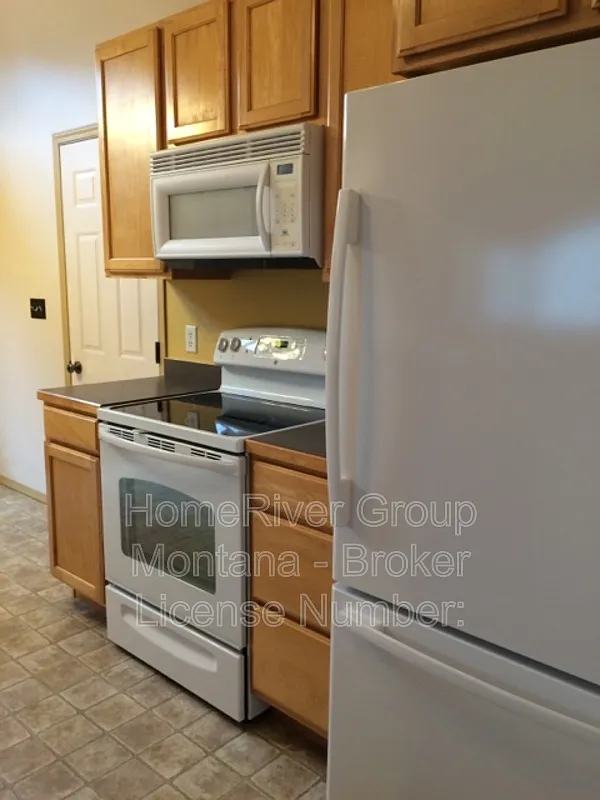 4 bed, 2.0 bath, 2000 sqft, $2,795 — Photo 2