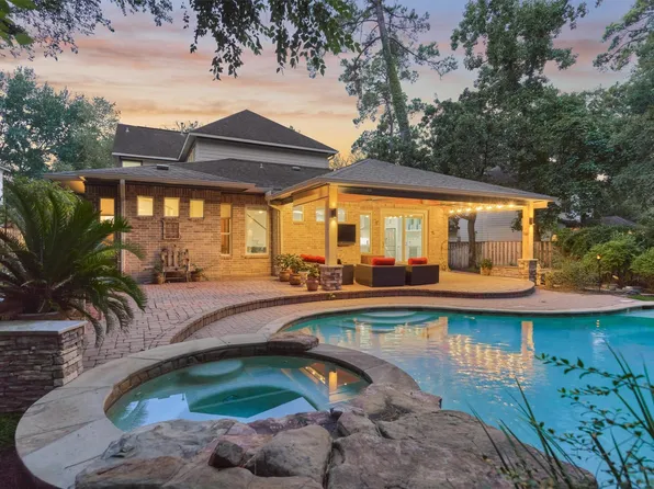 10 Longsford Circle, The Woodlands, TX 77382
