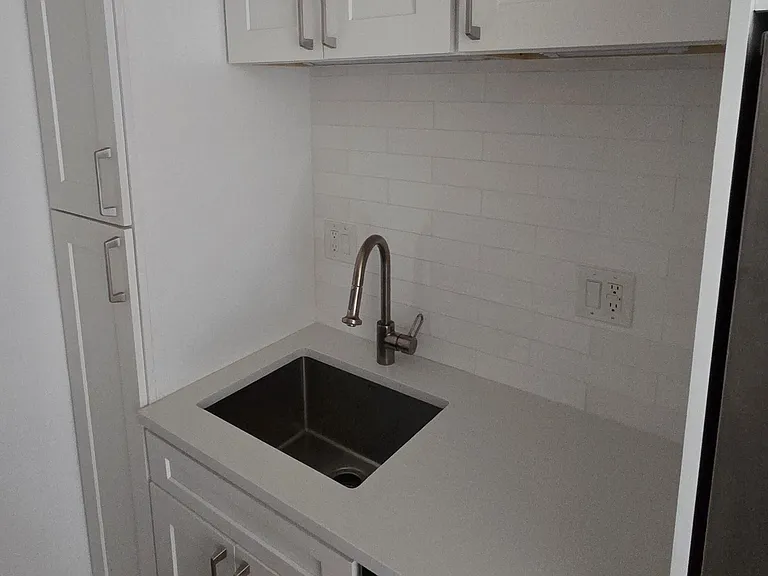 1001 SE 16th St #7 — Photo 2