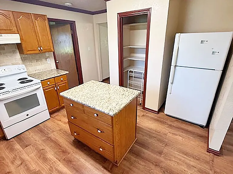 326 County Road 4228 — Photo 4