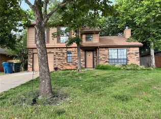 520 Foxfire Rd, Edmond, OK 73003