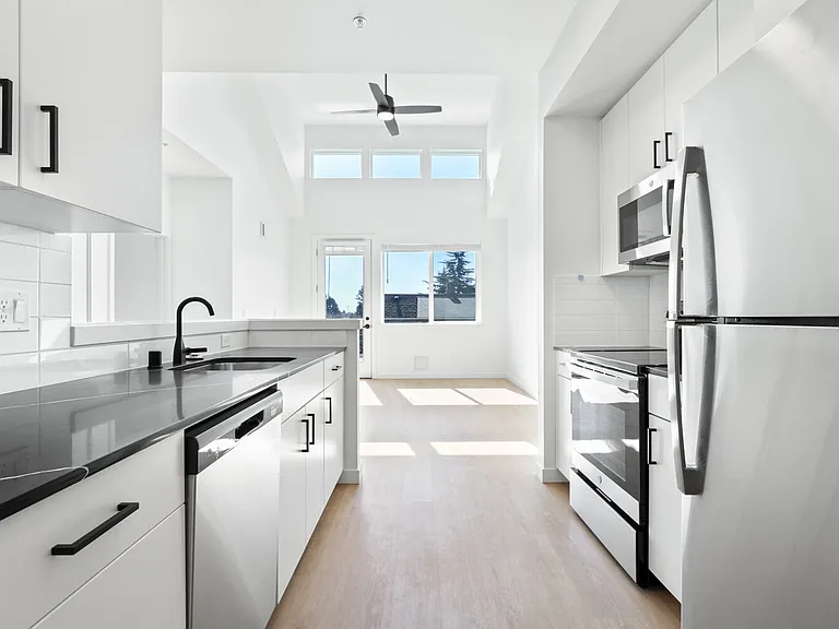 Hudson West — Photo 17