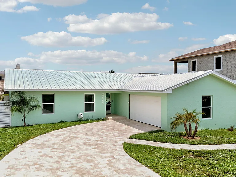 2443 E Edgewater Dr — Photo 6