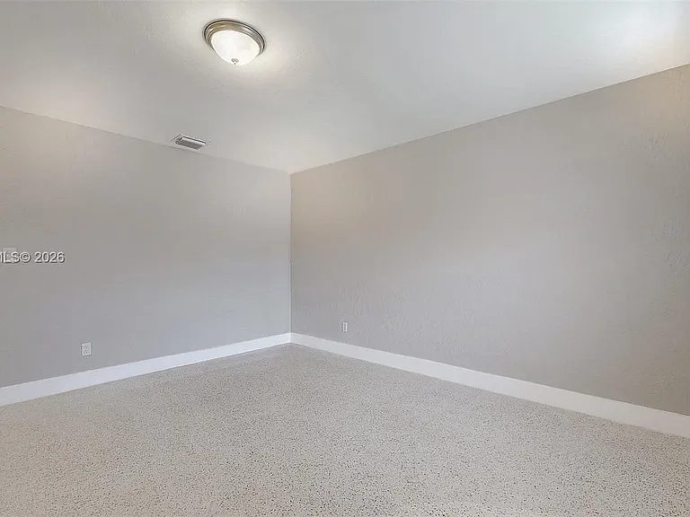 40 W 10th St #3 — Photo 14