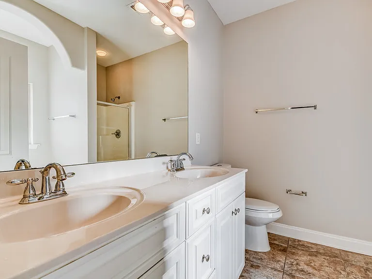 600 Waterford Ln — Photo 11