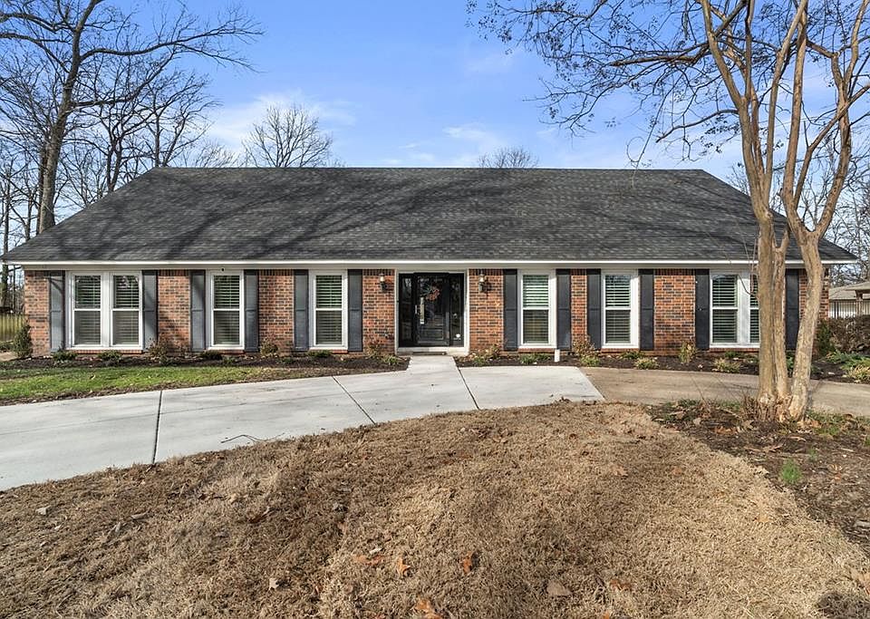 1st image of 207 Tournament Rd