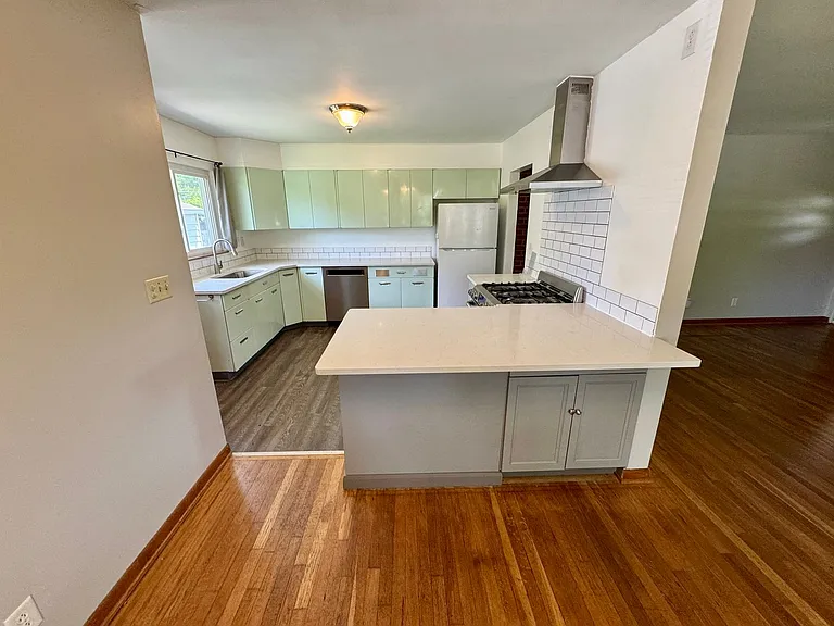 2562 Bristol Rd — Photo 8