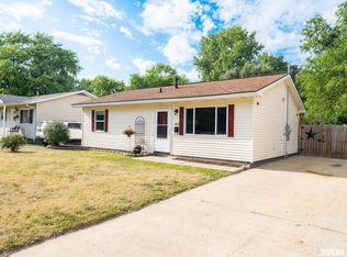 1607 Arthur St, Pekin, IL 61554