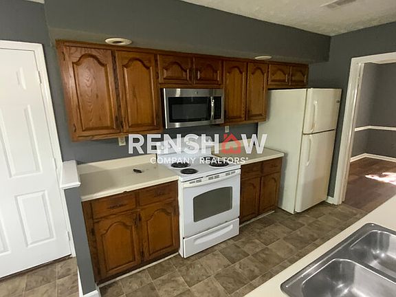 5th image of 301 Hall Rd