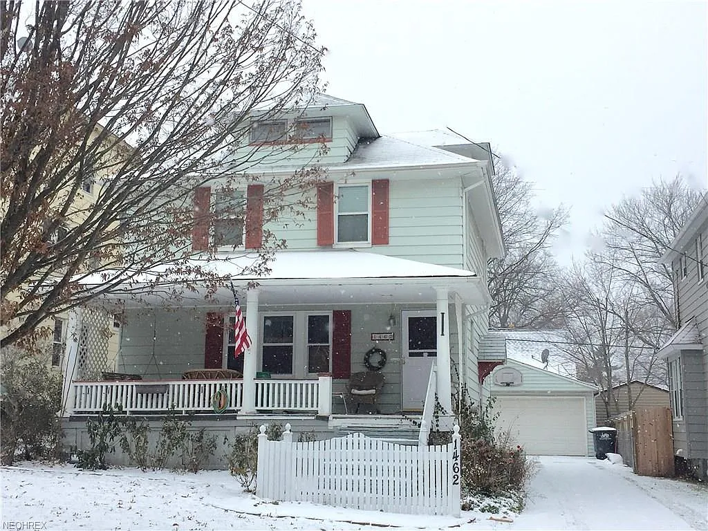 1462 Wyandotte Ave photo 1