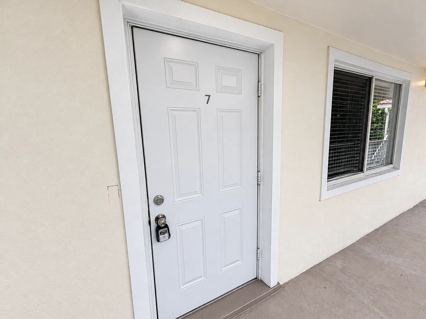 3007 N Andrews Ave — Photo 2