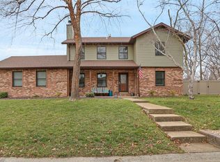 608 Goldfinch Ln, Troy, IL