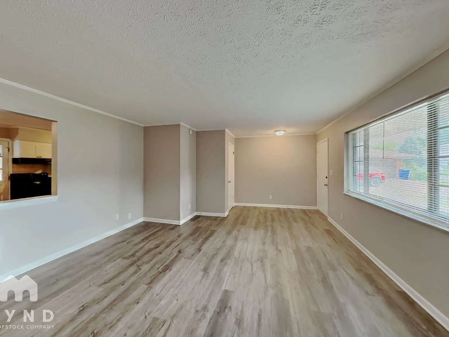 2 bed, 1.5 bath, 1200 sqft, $1,734 — Photo 4