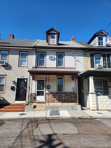 317 E Weidman St Photo 1