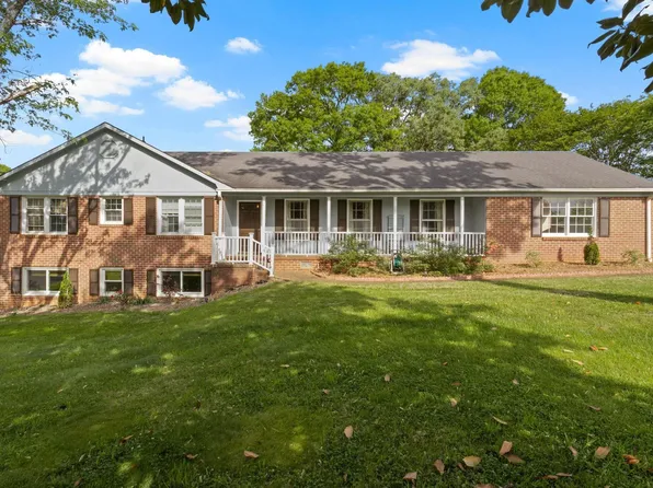 339 Fairlane Dr, Spartanburg, SC 29307