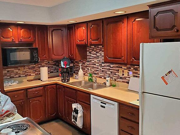 2nd image of 2406 W Sherman Dr