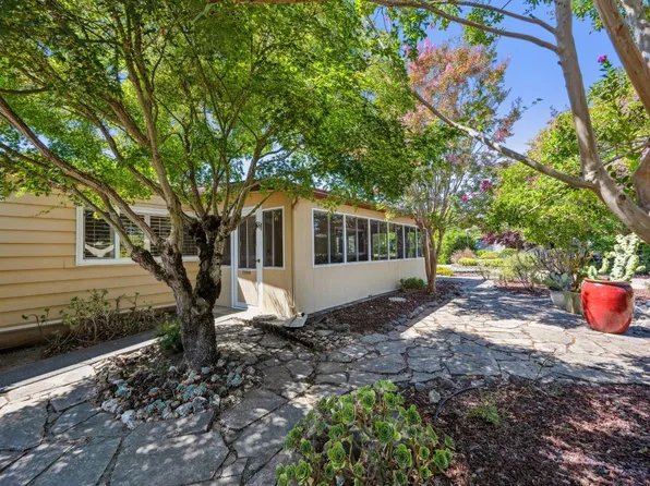 38 Mazatlan Drive, Sonoma, CA 95476