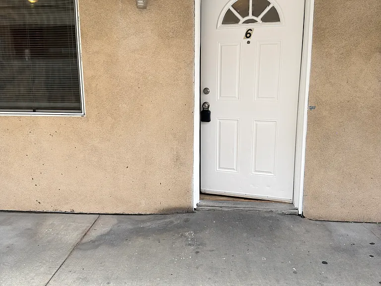6842 Agnes Ave #6 — Photo 12