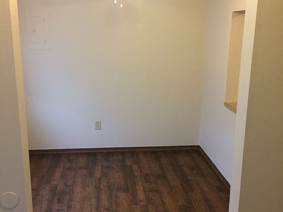 4th image of 1723 Dominion Dr APT D