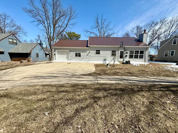709 15th St SW, Willmar, MN 56201