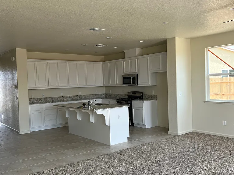 4565 Irma Dr — Photo 2