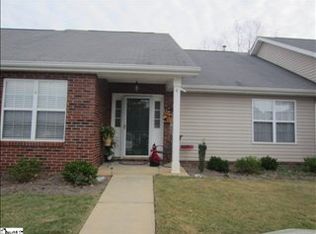 4 Riverside Towne Cir, Greer, SC 29650