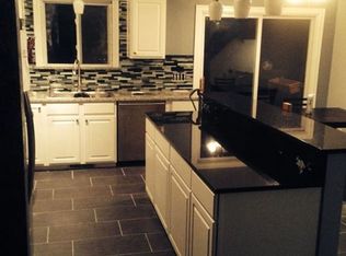 17741 Edna St, Omaha, NE 68136