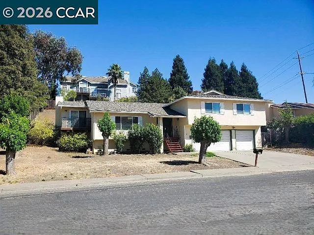 708 Court Ln