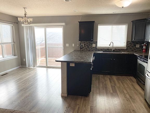 3rd image of 524 Sicily Ct