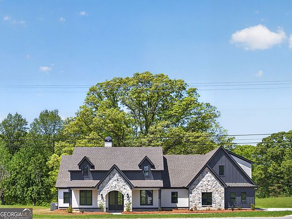 4th image of 728 Lake Circle Rd